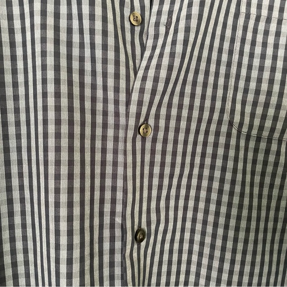 Van Heusen Dress Shirt XL - Picture 4 of 4